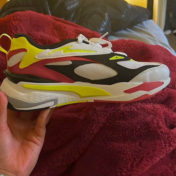 I haven’t wore these shoes they are very comfortable and nice to walk in - Picture 1 of 1